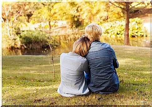 hug in the park