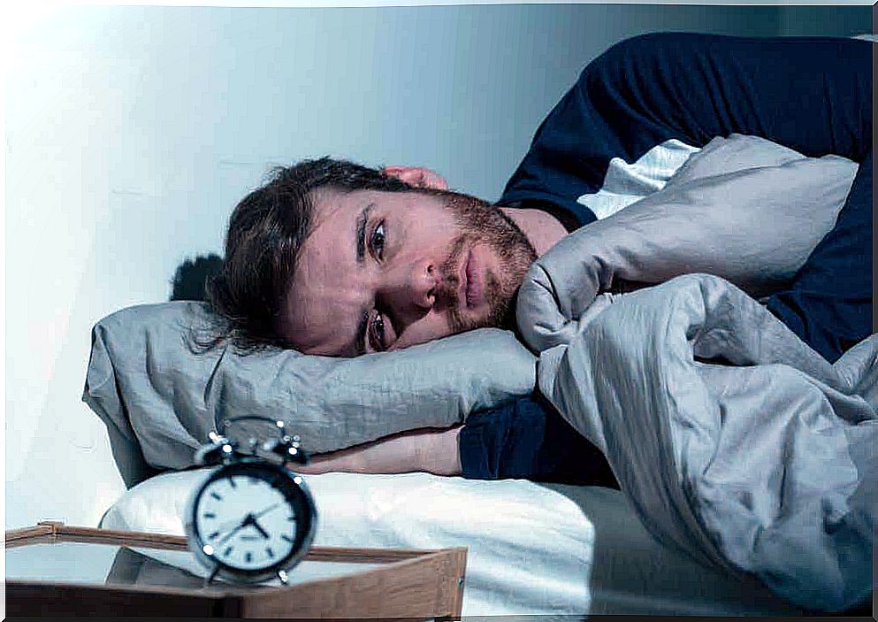 Stress and insomnia: do not look at the clock at night.